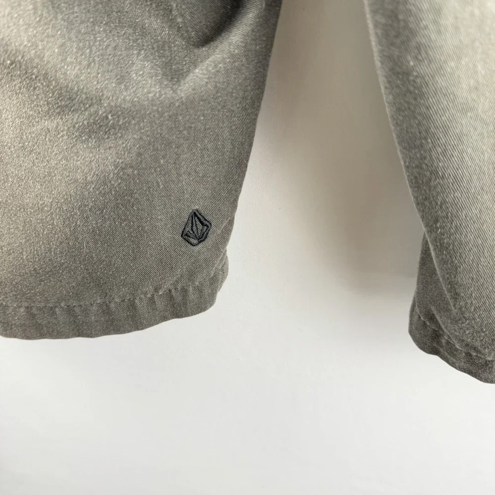 Volcom Shorts Mens Gray Corpo Class Chino Flat Front Skate Cotton Poly Sz‎ 36